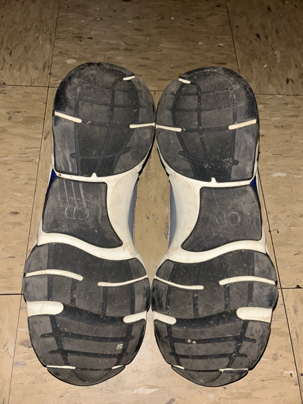 Dior Men's B22 Sneakers - Picture 8 of 9